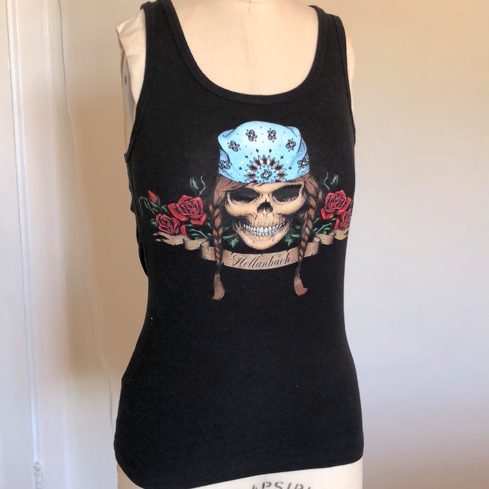 Bella Black skull